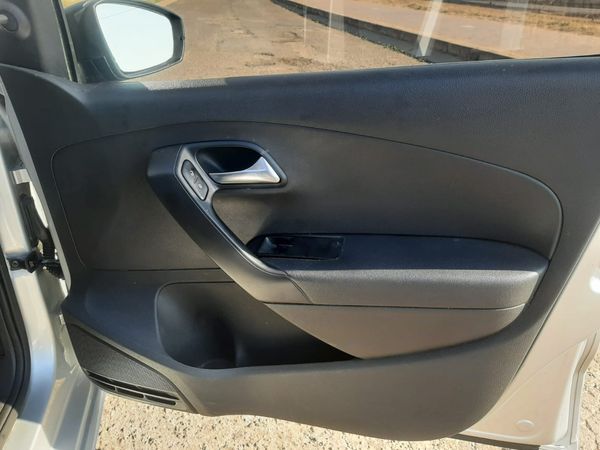 2018-Volkswagen-Polo-Vivo-14-Trendline-5-dr image:5
