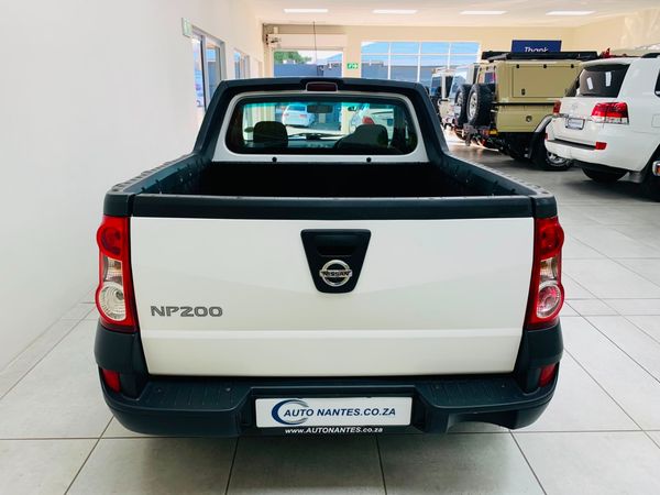 2023-Nissan-NP200-16-AC-Safety-Pack image:5