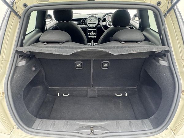 2010-MINI-Hatch-Cooper image:11