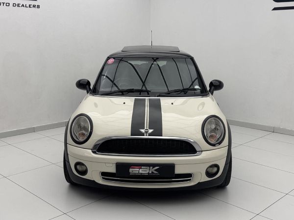 2010-MINI-Hatch-Cooper image:1