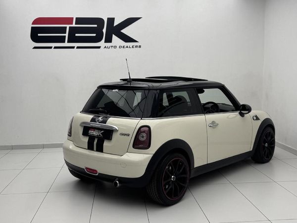 2010-MINI-Hatch-Cooper image:5