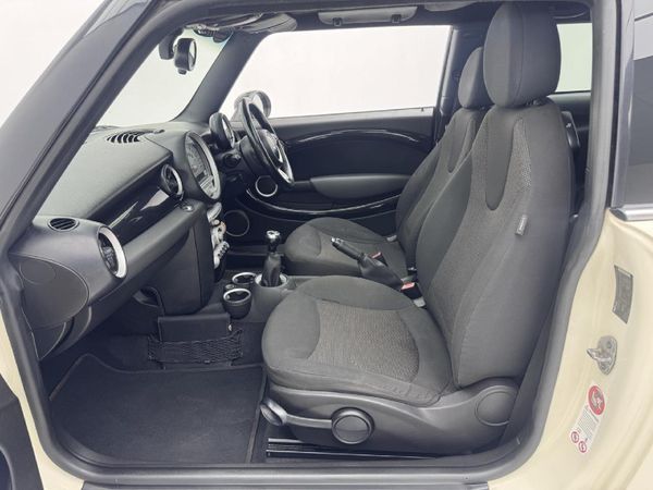 2010-MINI-Hatch-Cooper image:6