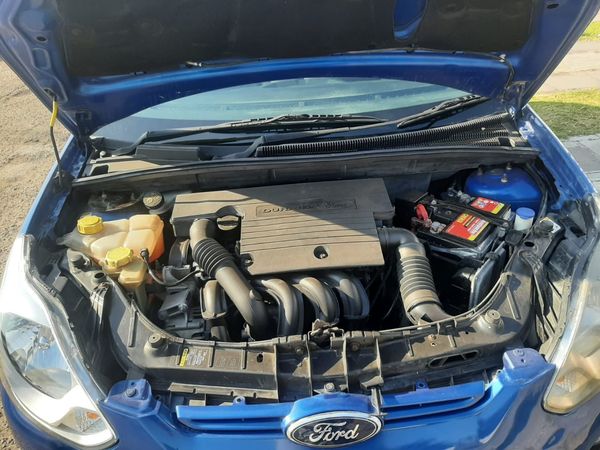 2013-Ford-Figo-14-Ambiente image:3