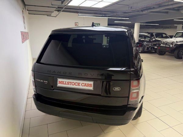 2022-Land-Rover-Range-Rover-50-Vogue-SE-386kW image:8