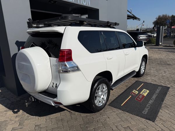 2010-Toyota-Land-Cruiser-Prado-40-V6-VX-Auto image:3