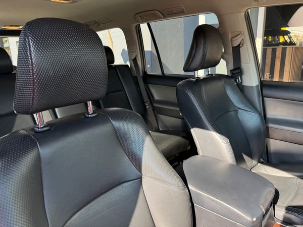 2010-Toyota-Land-Cruiser-Prado-40-V6-VX-Auto image:8