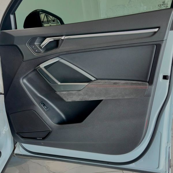 2022-Audi-RSQ3-25-TFSI-Auto image:9