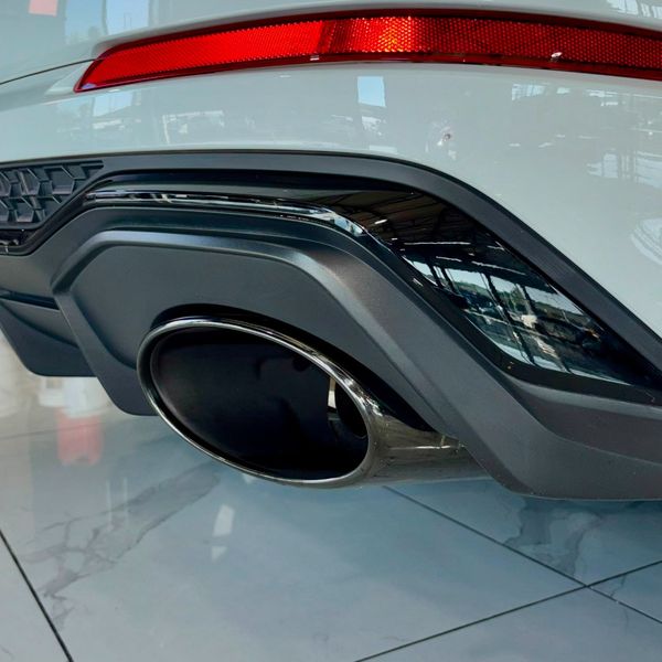 2022-Audi-RSQ3-25-TFSI-Auto image:5