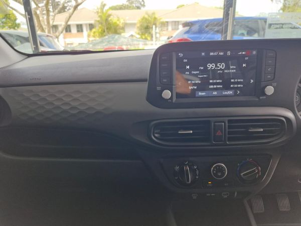 2023-Hyundai-Grand-i10-10-Motion image:8