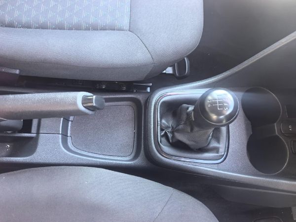 2025-Volkswagen-Polo-Vivo-14 image:14