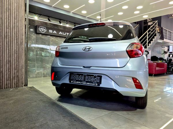 2023-Hyundai-Grand-i10-10-Motion image:16