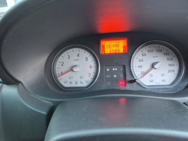 2022-Nissan-NP200-16-AC-Safety-Pack image:13