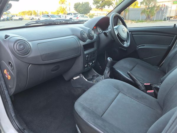 2022-Nissan-NP200-16-AC-Safety-Pack image:19