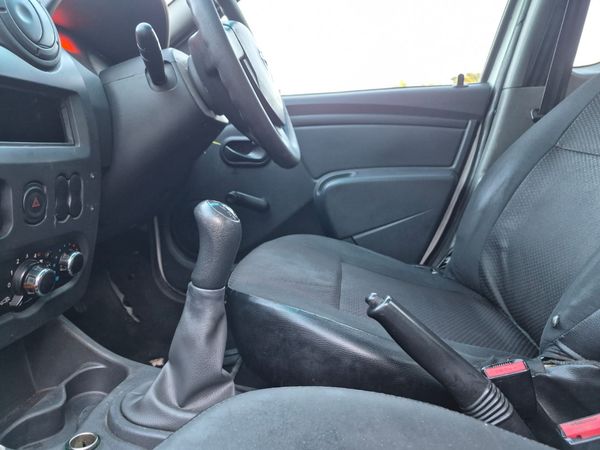 2022-Nissan-NP200-16-AC-Safety-Pack image:20