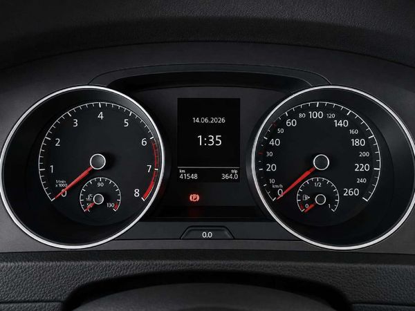 2020-Volkswagen-Golf-VII-10-TSI-Trendline image:10