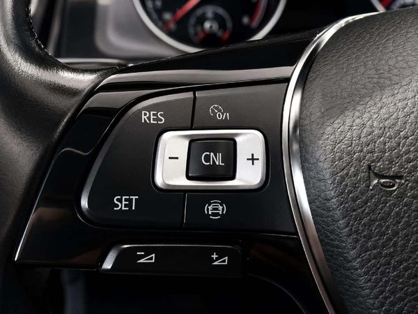 2020-Volkswagen-Golf-VII-10-TSI-Trendline image:13