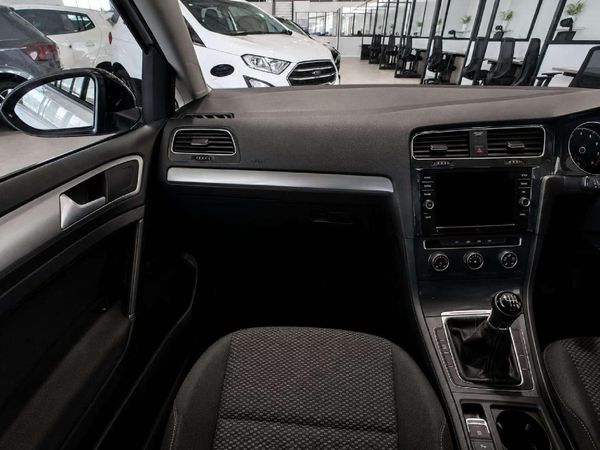 2020-Volkswagen-Golf-VII-10-TSI-Trendline image:16