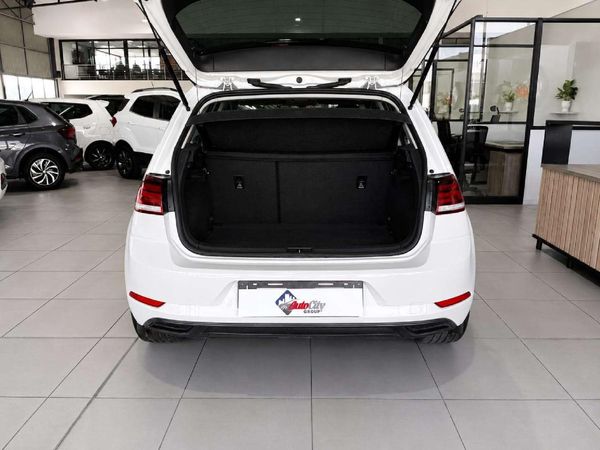2020-Volkswagen-Golf-VII-10-TSI-Trendline image:4
