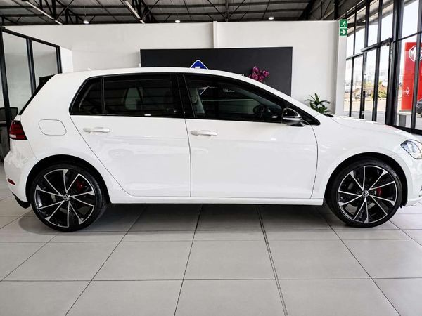 2020-Volkswagen-Golf-VII-10-TSI-Trendline image:5