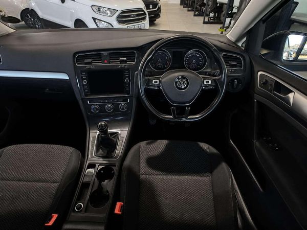 2020-Volkswagen-Golf-VII-10-TSI-Trendline image:6