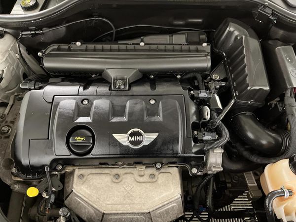 2012-MINI-Roadster-Cooper image:9