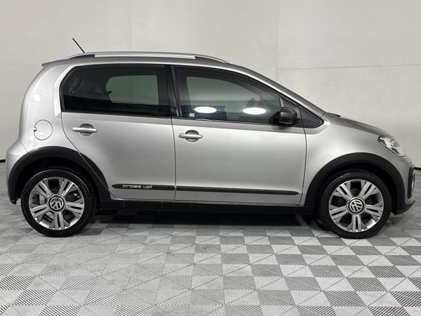 2017-Volkswagen-Up-Cross-Up-10-5-dr image:17