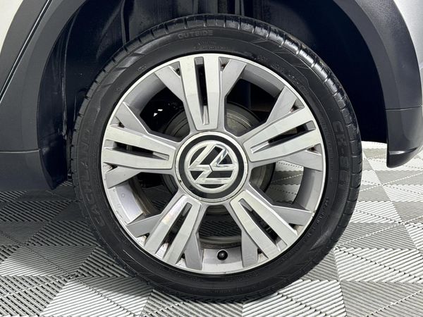 2017-Volkswagen-Up-Cross-Up-10-5-dr image:6