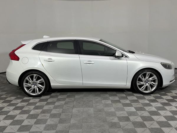 2014-Volvo-V40-T4-Excel-Auto image:16