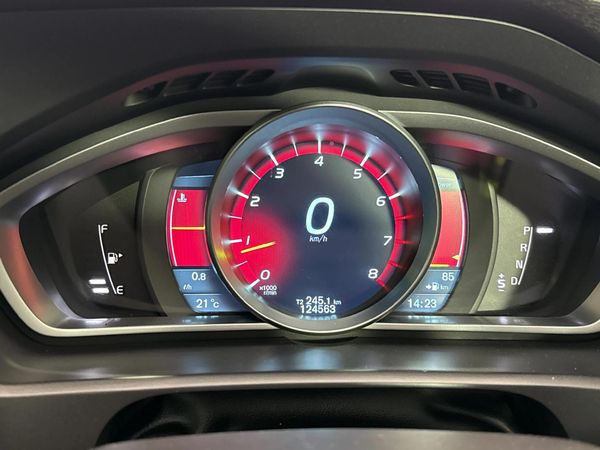 2014-Volvo-V40-T4-Excel-Auto image:2