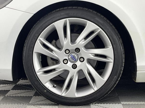 2014-Volvo-V40-T4-Excel-Auto image:4