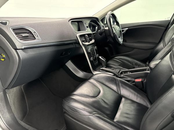 2014-Volvo-V40-T4-Excel-Auto image:8