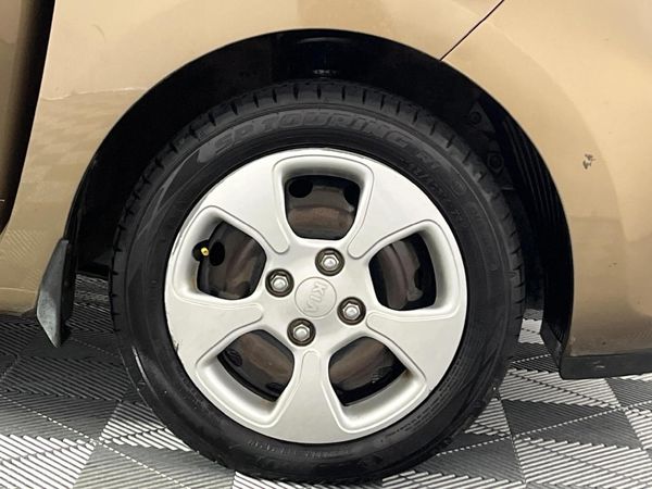 2014-Kia-Picanto-10-LX image:5