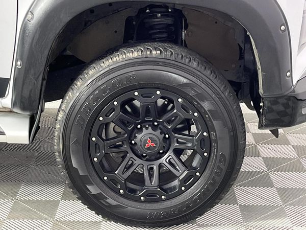 2020-Mitsubishi-Triton-24-Di-Dc-Xtreme-4x4-Auto-Double-Cab image:3