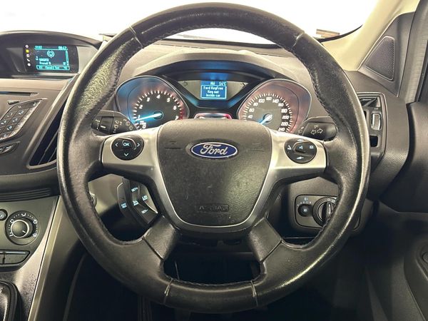 2015-Ford-Kuga-15-EcoBoost-Ambiente image:11