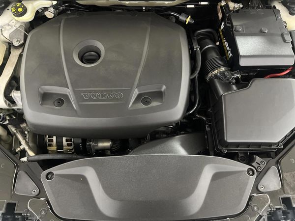 2019-Volvo-V40-T4-Momentum-Auto image:12