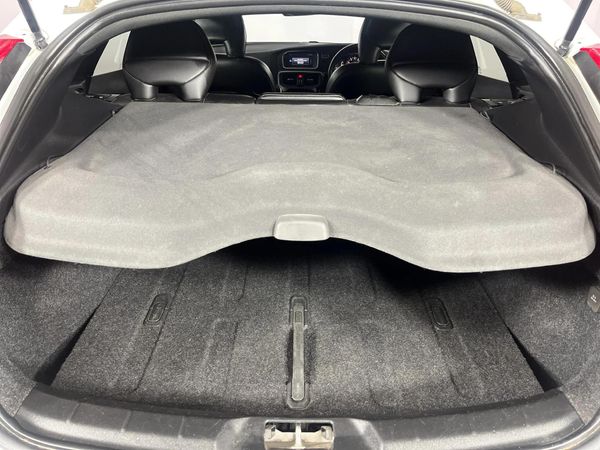 2019-Volvo-V40-T4-Momentum-Auto image:13