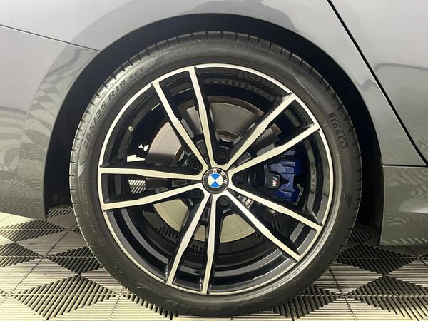 2019-BMW-3-Series-330i-M-Sport-Launch-Edition image:7