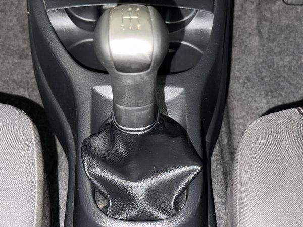 2014-Nissan-Livina-16-Acenta-X-Gear image:10