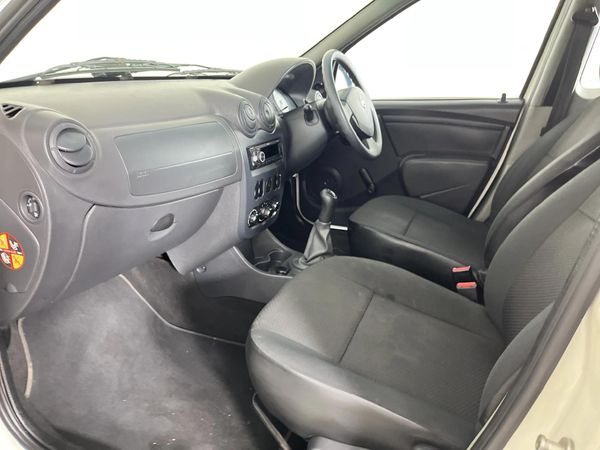2019-Nissan-NP200-15-dCi-Safety-Pack image:5