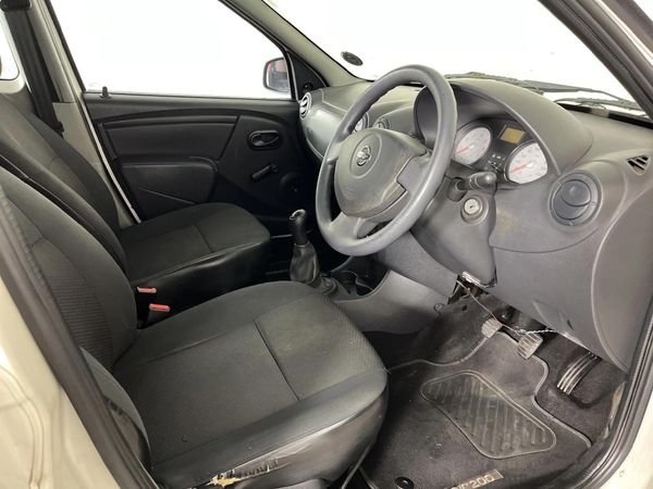 2019-Nissan-NP200-15-dCi-Safety-Pack image:6