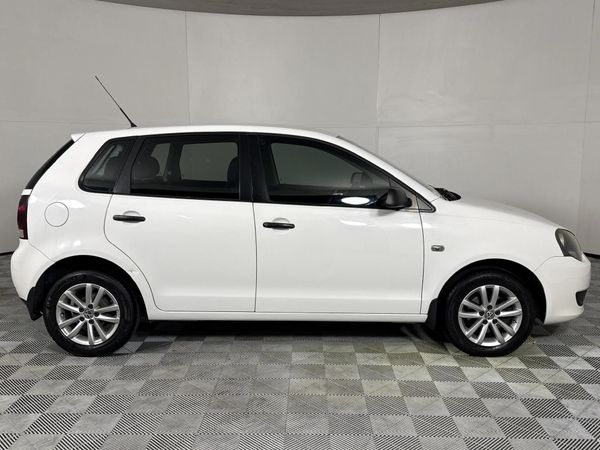 2014-Volkswagen-Polo-Vivo-16-Trendline-5-dr image:12