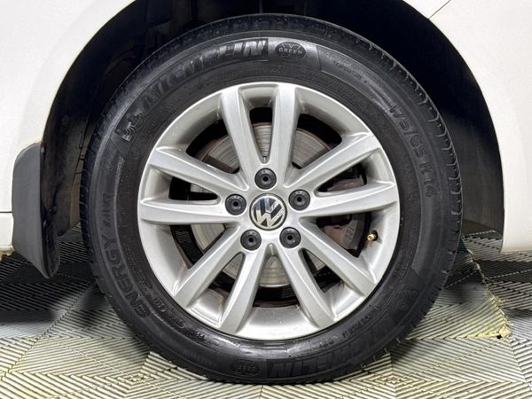2014-Volkswagen-Polo-Vivo-16-Trendline-5-dr image:5