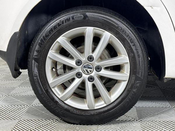 2014-Volkswagen-Polo-Vivo-16-Trendline-5-dr image:7