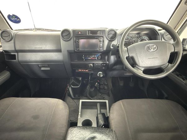 2016-Toyota-Land-Cruiser-79-45-D-Double-Cab image:1