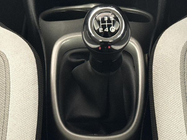 2017-Toyota-Aygo-10-5-dr image:10