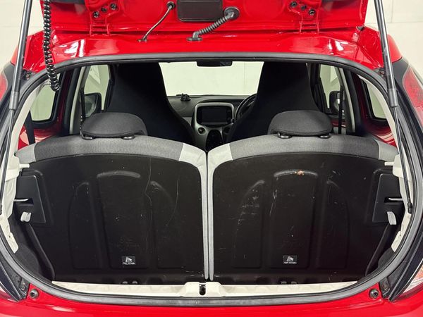 2017-Toyota-Aygo-10-5-dr image:13