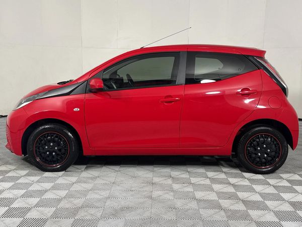 2017-Toyota-Aygo-10-5-dr image:18