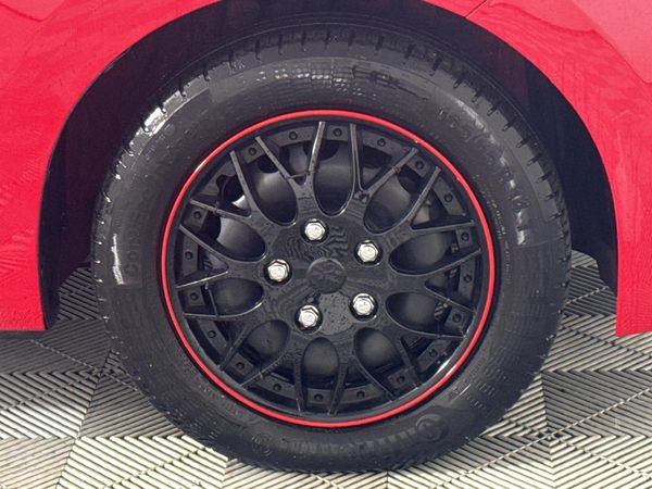 2017-Toyota-Aygo-10-5-dr image:5