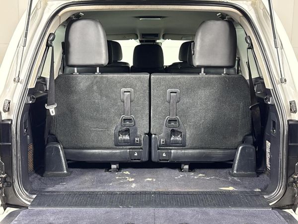 2017-Toyota-Land-Cruiser-200-45-D-V8-VX-Auto image:12