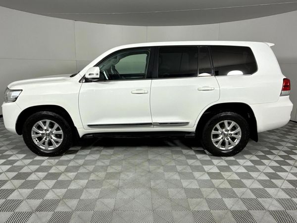 2017-Toyota-Land-Cruiser-200-45-D-V8-VX-Auto image:17